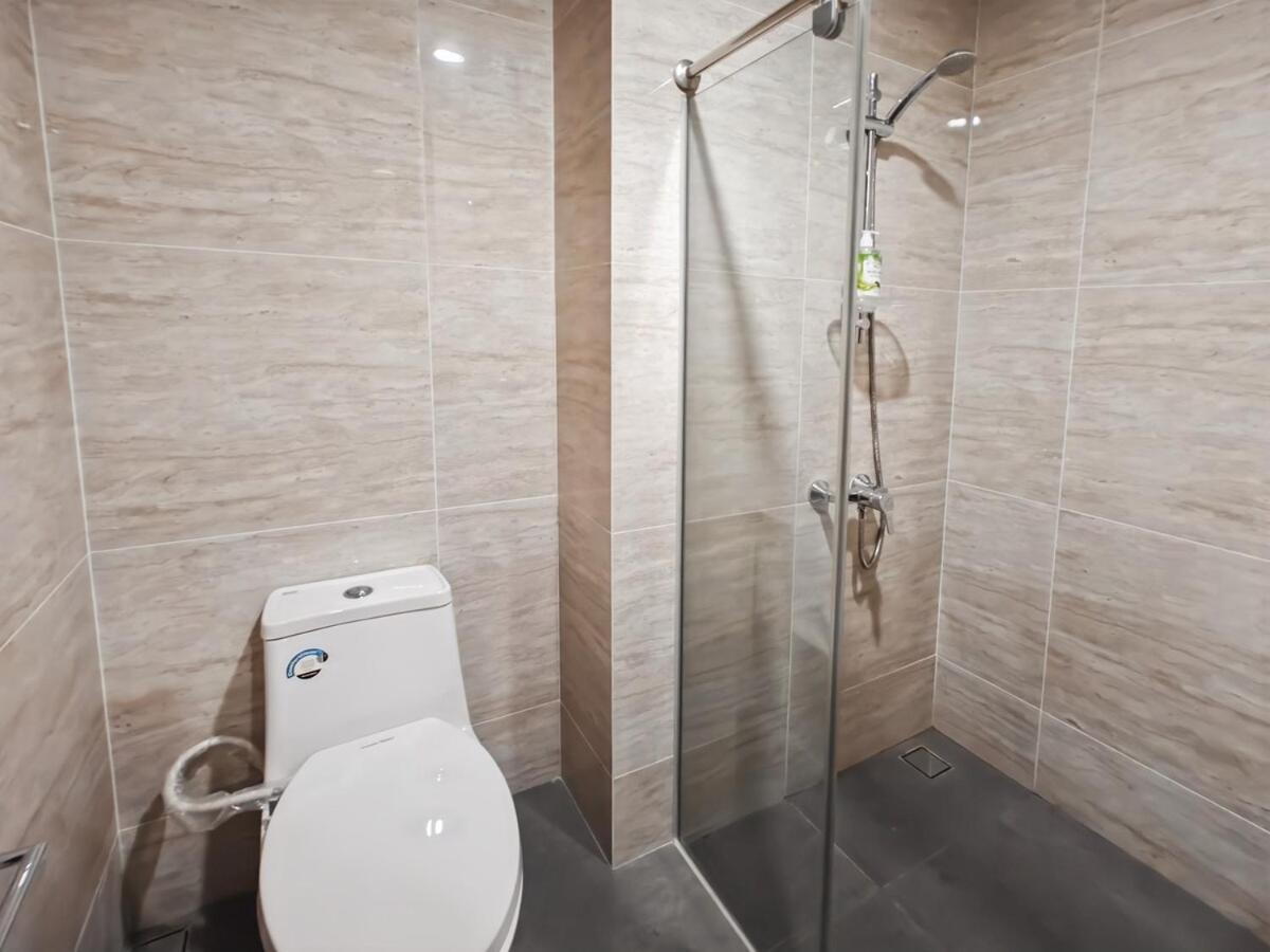 Newly South Gate With Pool, Gym Netflix By 2ndhome Apartemen