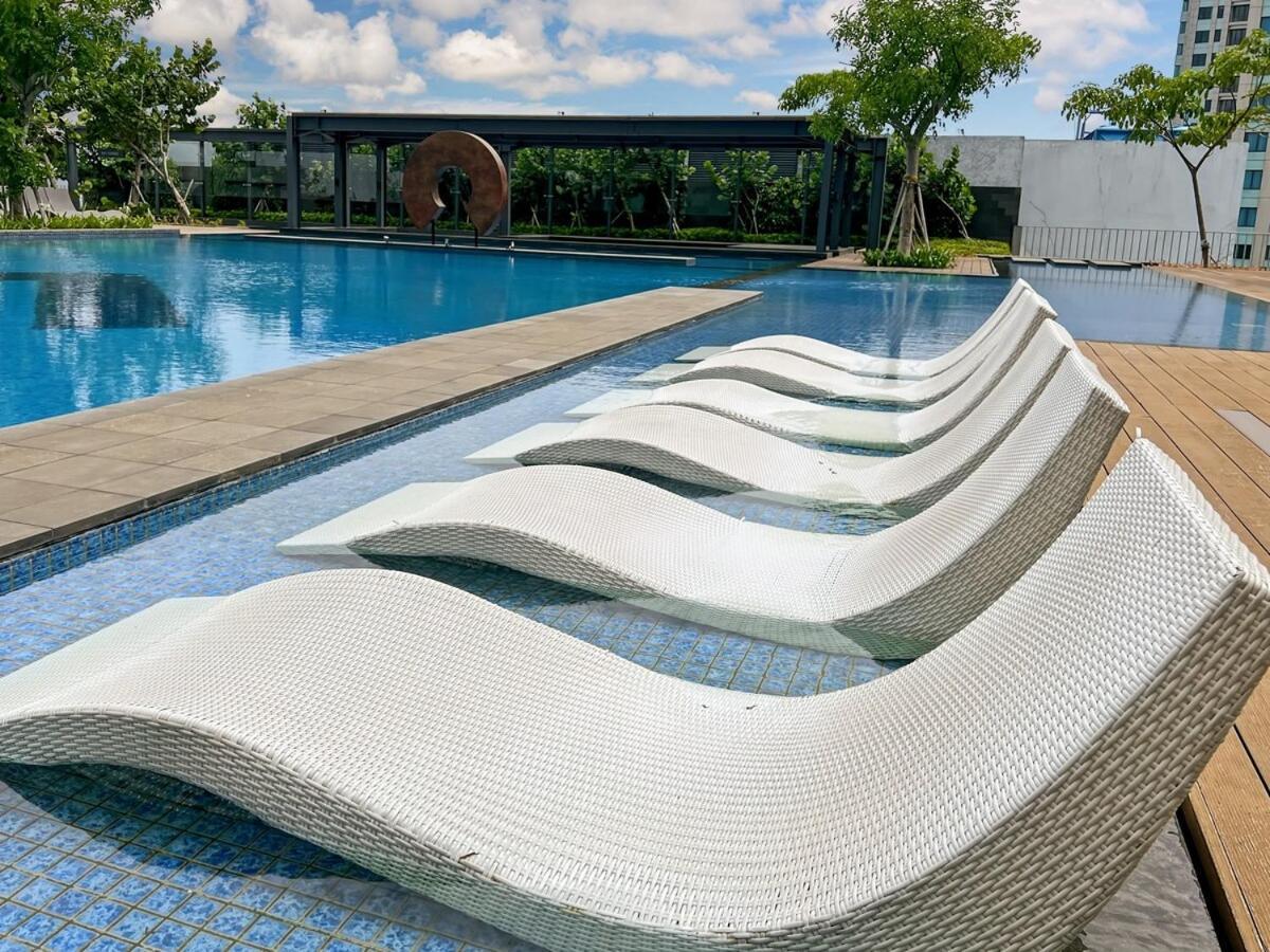 Newly South Gate With Pool, Gym Netflix By 2ndhome Apartemen Jakarta